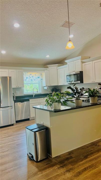 Active With Contract: $299,000 (4 beds, 2 baths, 1724 Square Feet)