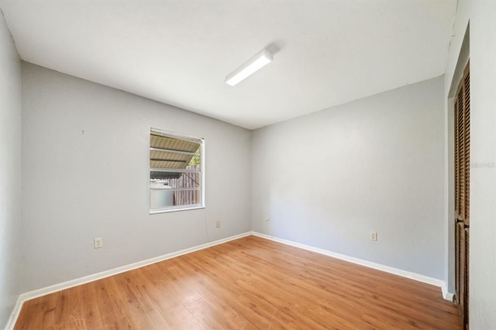 Active With Contract: $170,000 (2 beds, 1 baths, 816 Square Feet)