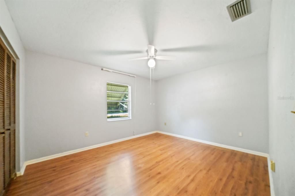 Active With Contract: $170,000 (2 beds, 1 baths, 816 Square Feet)