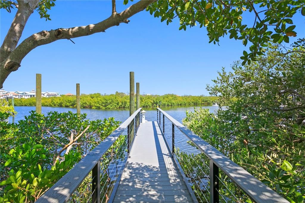 For Sale: $1,999,900 (3 beds, 2 baths, 2807 Square Feet)