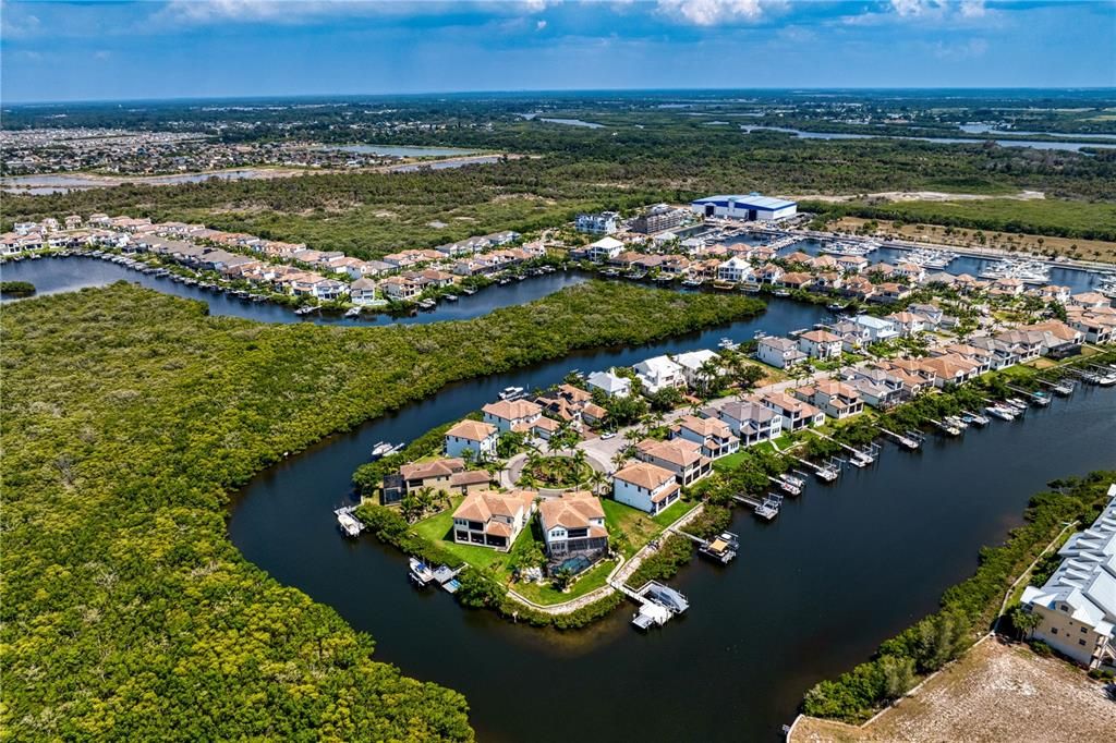 For Sale: $1,999,900 (3 beds, 2 baths, 2807 Square Feet)