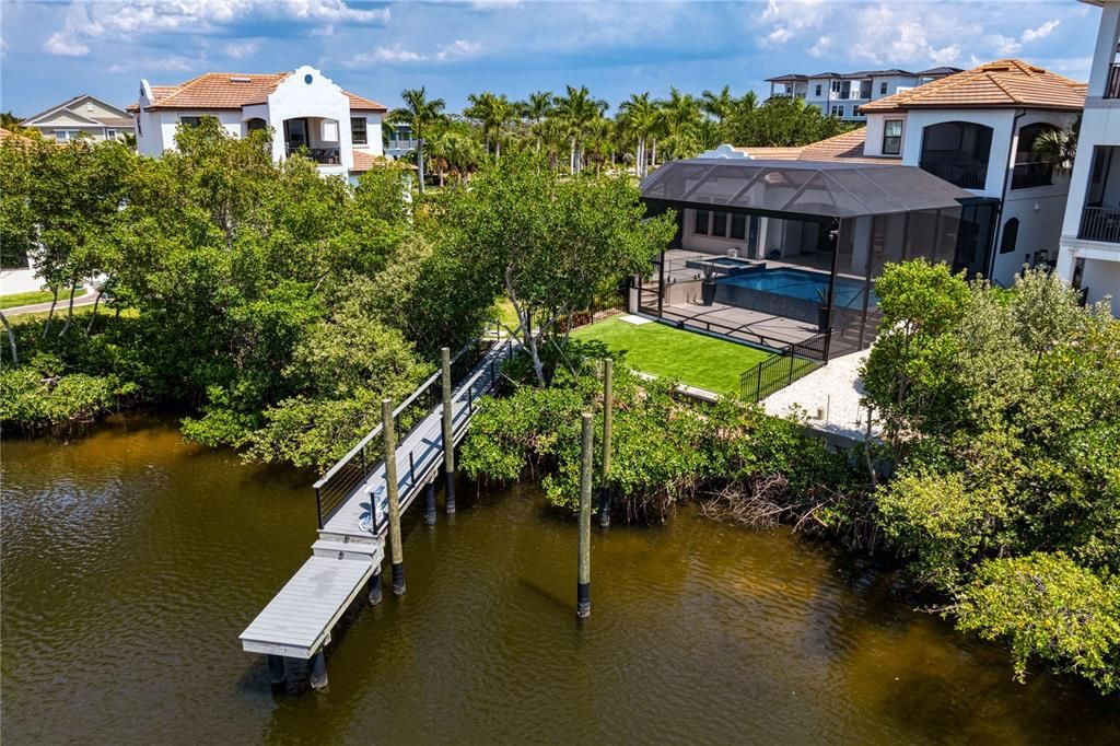 For Sale: $1,999,900 (3 beds, 2 baths, 2807 Square Feet)