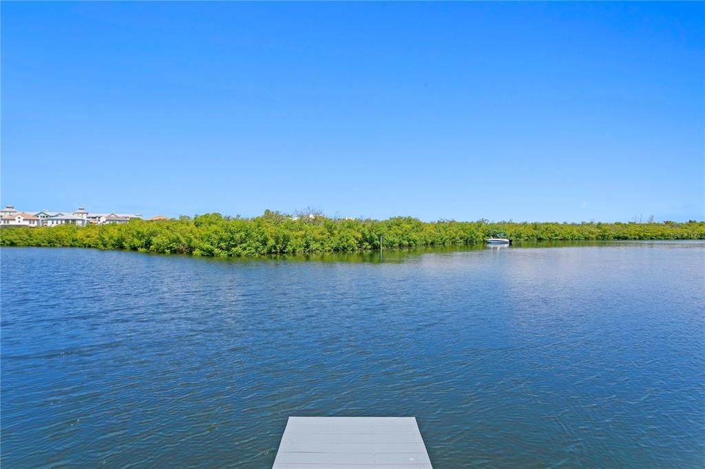 For Sale: $1,999,900 (3 beds, 2 baths, 2807 Square Feet)