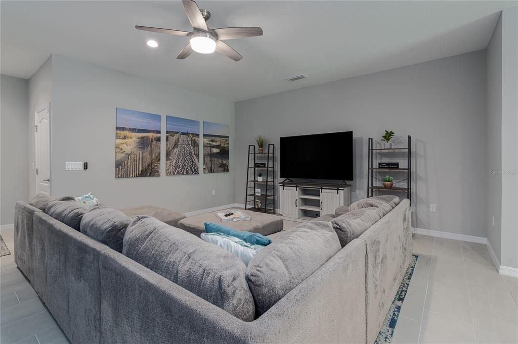 Active With Contract: $2,500 (3 beds, 2 baths, 1822 Square Feet)