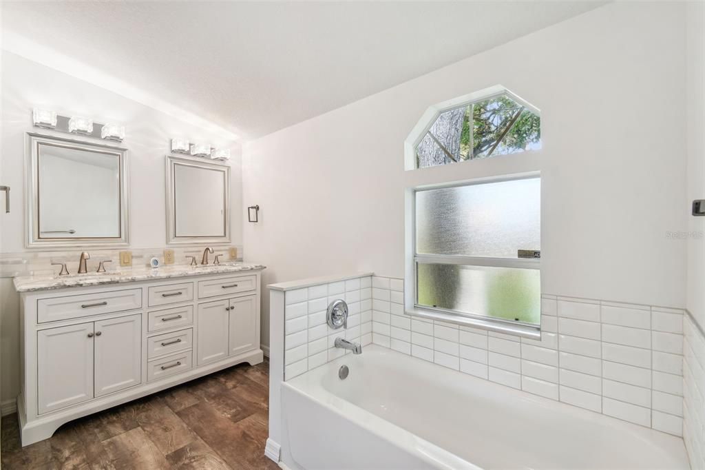 Active With Contract: $344,900 (3 beds, 2 baths, 1782 Square Feet)