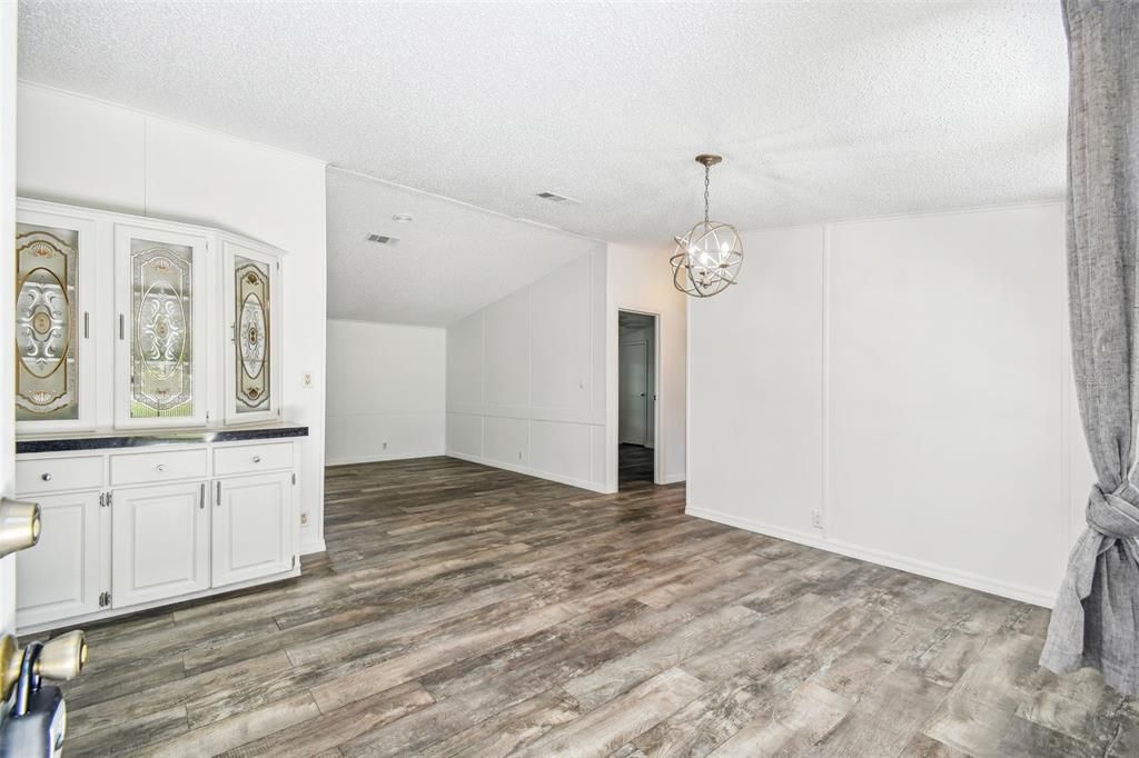 Active With Contract: $344,900 (3 beds, 2 baths, 1782 Square Feet)