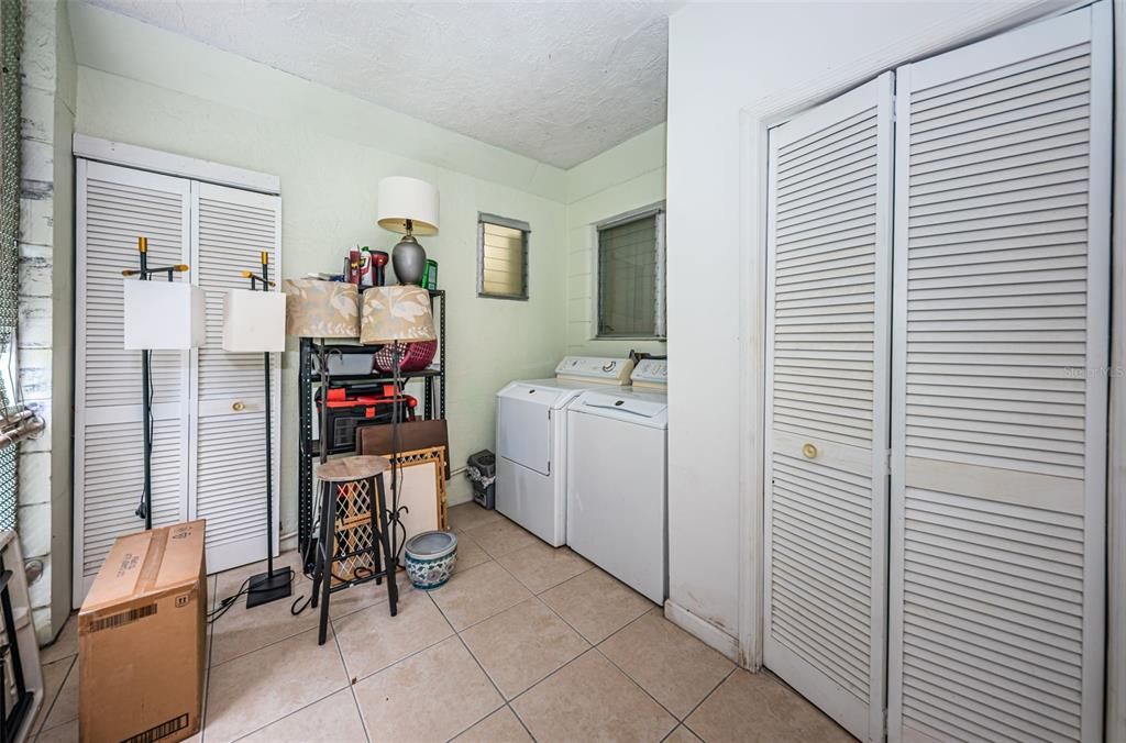 For Sale: $85,000 (2 beds, 2 baths, 875 Square Feet)