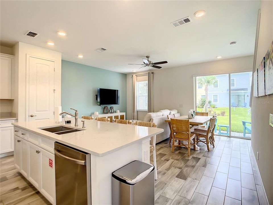 Active With Contract: $429,000 (4 beds, 3 baths, 1719 Square Feet)