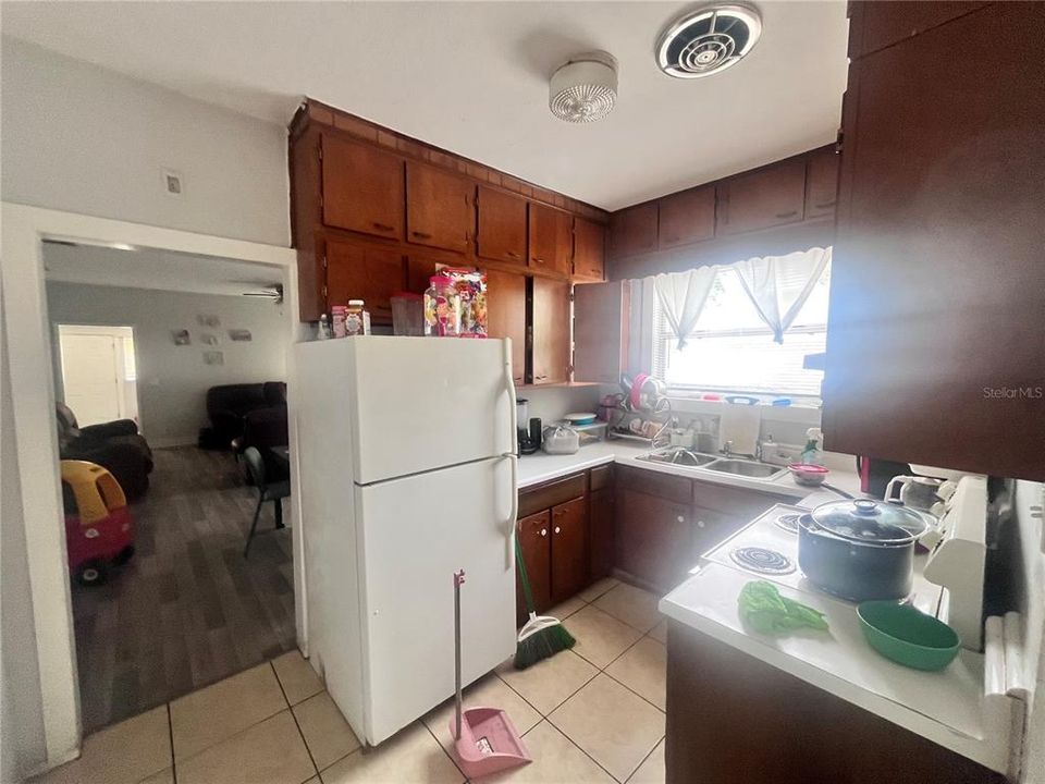 For Sale: $355,000 (3 beds, 1 baths, 1286 Square Feet)