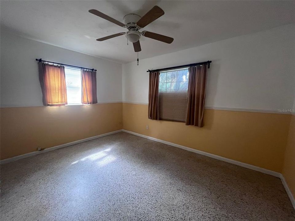 For Rent: $2,550 (4 beds, 2 baths, 1241 Square Feet)