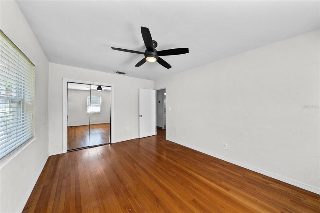 For Sale: $385,000 (2 beds, 1 baths, 1116 Square Feet)