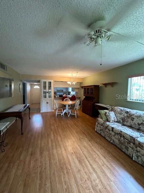 For Sale: $169,900 (2 beds, 2 baths, 1156 Square Feet)