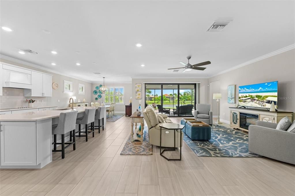 Active With Contract: $850,000 (3 beds, 3 baths, 2489 Square Feet)