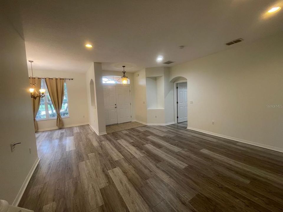 For Rent: $2,500 (4 beds, 3 baths, 2425 Square Feet)