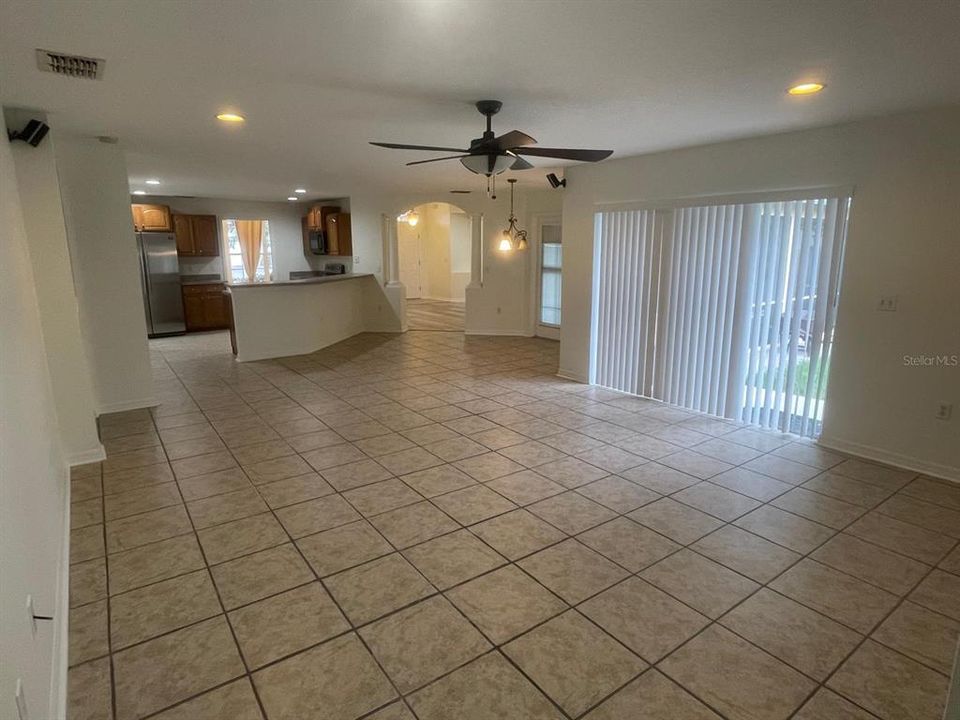 For Rent: $2,500 (4 beds, 3 baths, 2425 Square Feet)