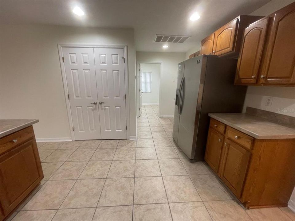 For Rent: $2,500 (4 beds, 3 baths, 2425 Square Feet)