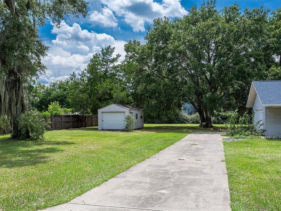 Active With Contract: $350,000 (4 beds, 3 baths, 2589 Square Feet)