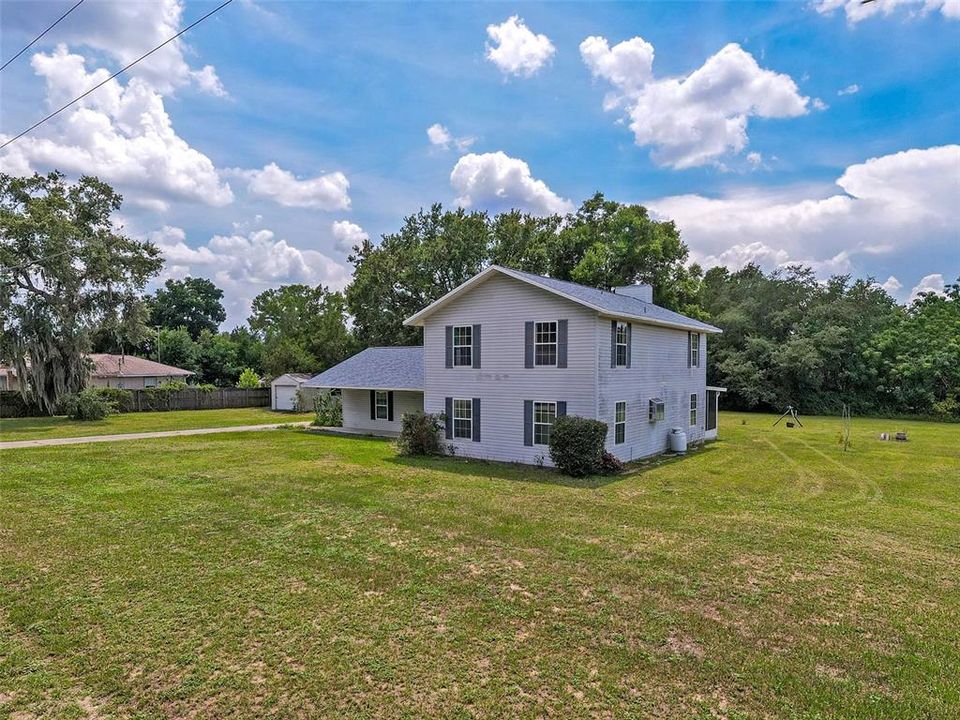 Active With Contract: $350,000 (4 beds, 3 baths, 2589 Square Feet)