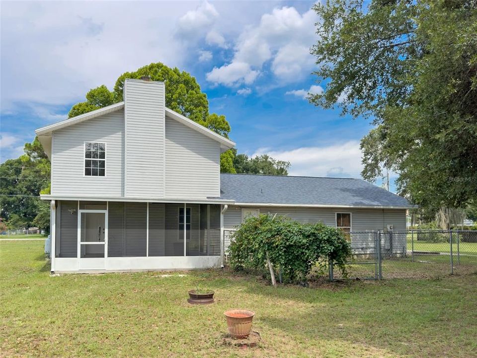 Active With Contract: $350,000 (4 beds, 3 baths, 2589 Square Feet)