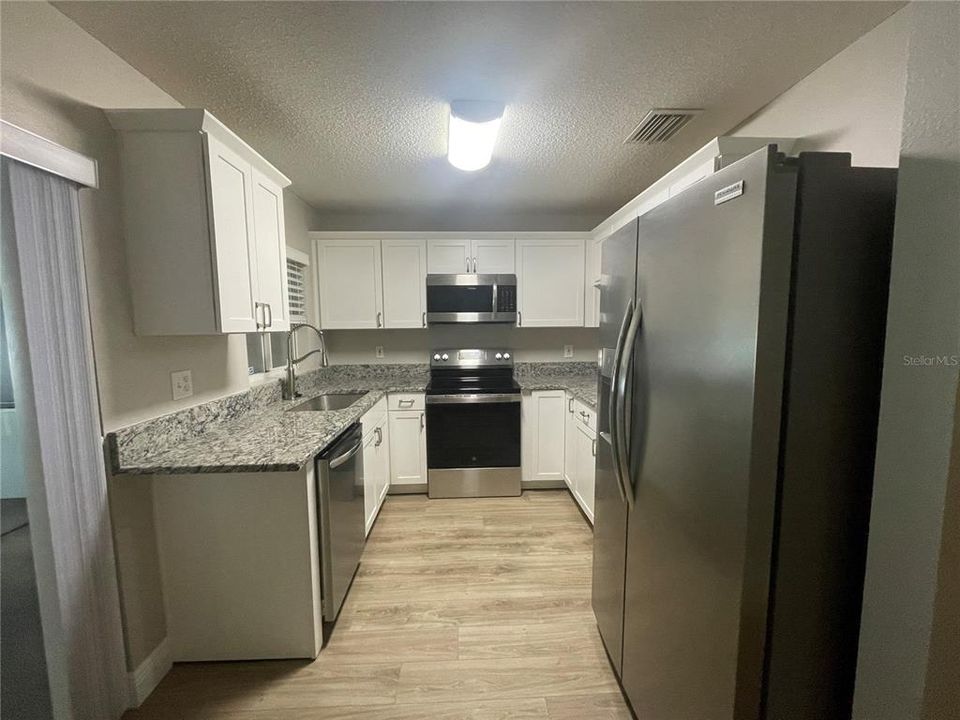 Active With Contract: $1,850 (2 beds, 2 baths, 1490 Square Feet)