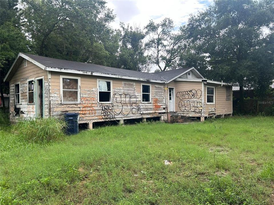 Active With Contract: $155,000 (3 beds, 2 baths, 1490 Square Feet)