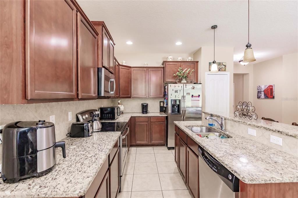 For Sale: $339,500 (3 beds, 2 baths, 1554 Square Feet)