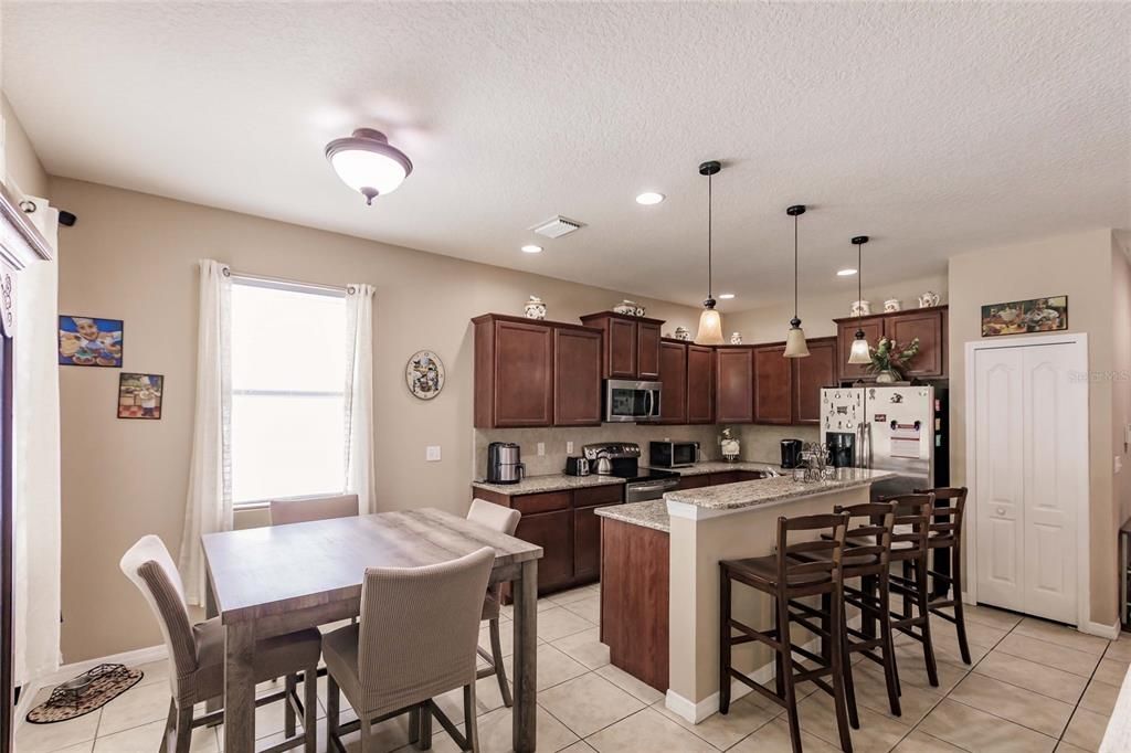 For Sale: $339,500 (3 beds, 2 baths, 1554 Square Feet)