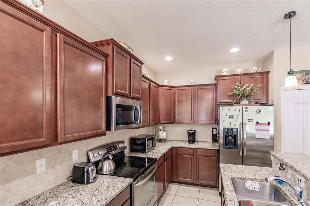 For Sale: $339,500 (3 beds, 2 baths, 1554 Square Feet)