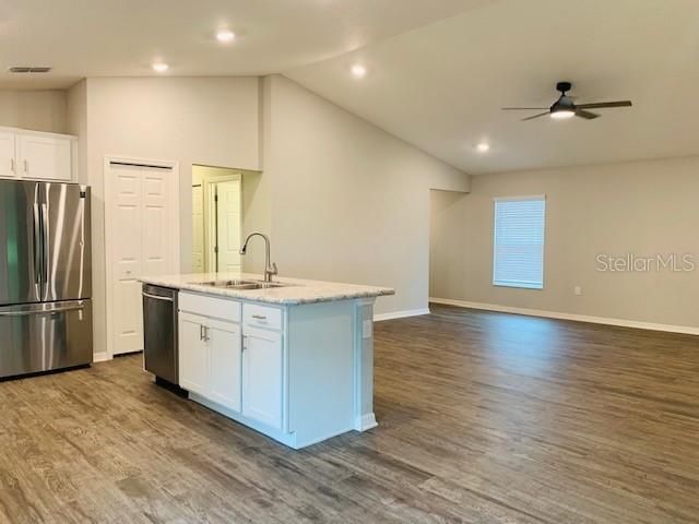 Active With Contract: $1,895 (3 beds, 2 baths, 1513 Square Feet)