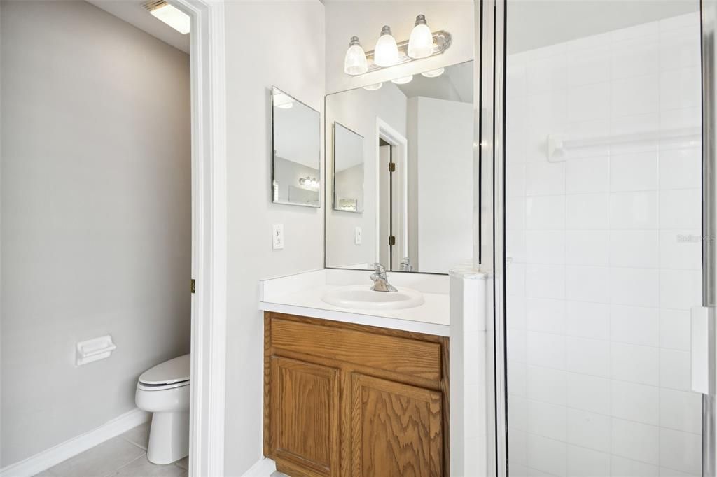 Dual Vanity /water closet