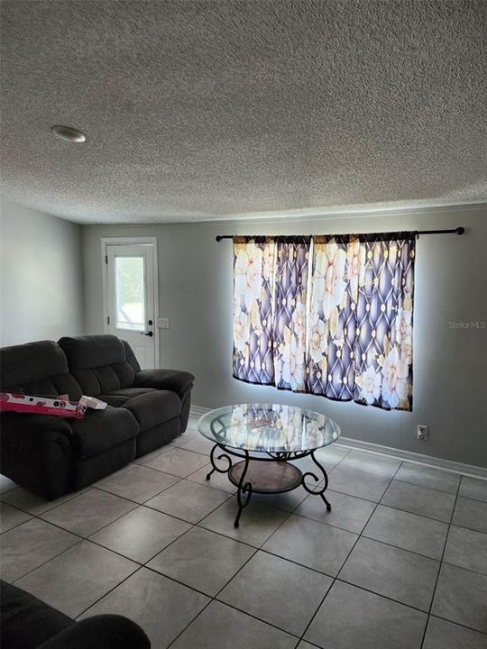 For Sale: $249,900 (3 beds, 2 baths, 960 Square Feet)