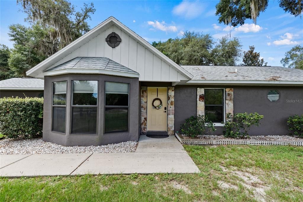 Active With Contract: $250,000 (3 beds, 2 baths, 1120 Square Feet)