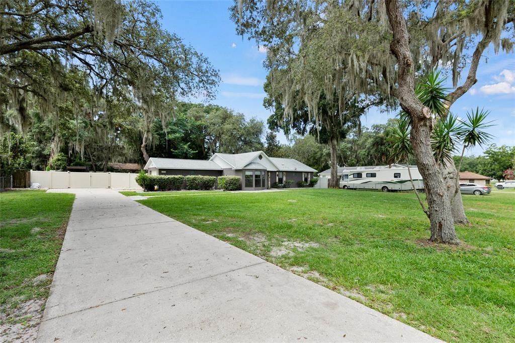 Active With Contract: $250,000 (3 beds, 2 baths, 1120 Square Feet)