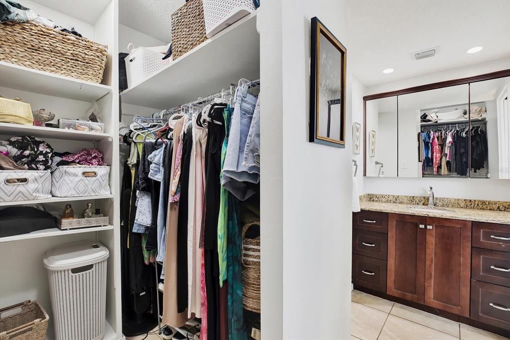 The second ensuite's bathroom and walk-in closet.