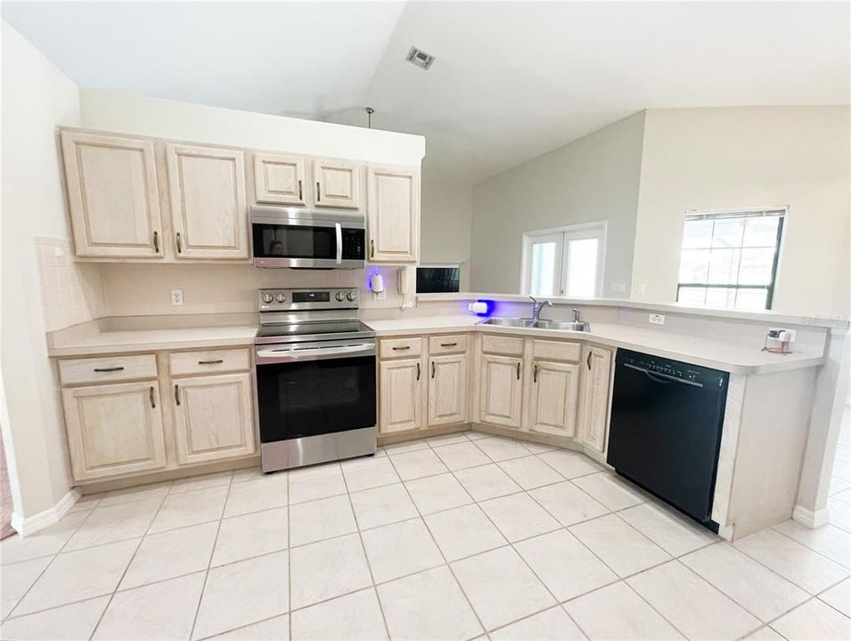 For Sale: $449,900 (4 beds, 2 baths, 2341 Square Feet)