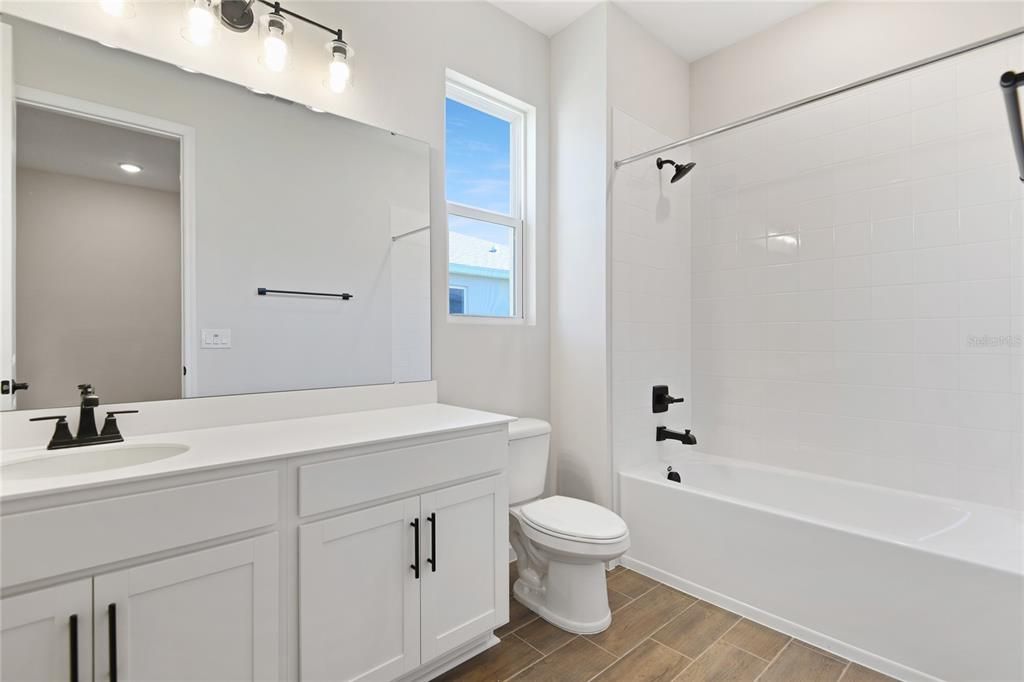 Под контрактом: $339,950 (3 спален, 2 ванн, 1700 Квадратных фут)