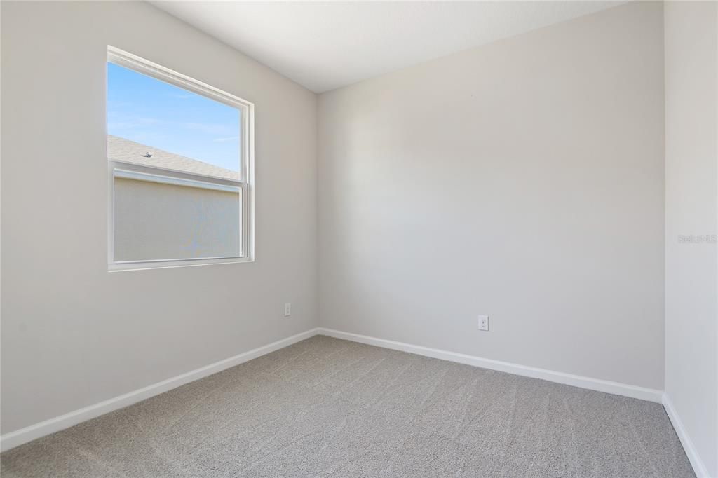 Под контрактом: $339,950 (3 спален, 2 ванн, 1700 Квадратных фут)