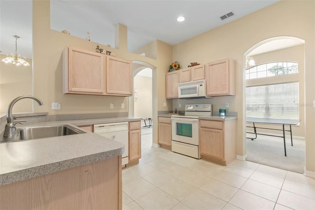 Active With Contract: $449,900 (4 beds, 3 baths, 2515 Square Feet)