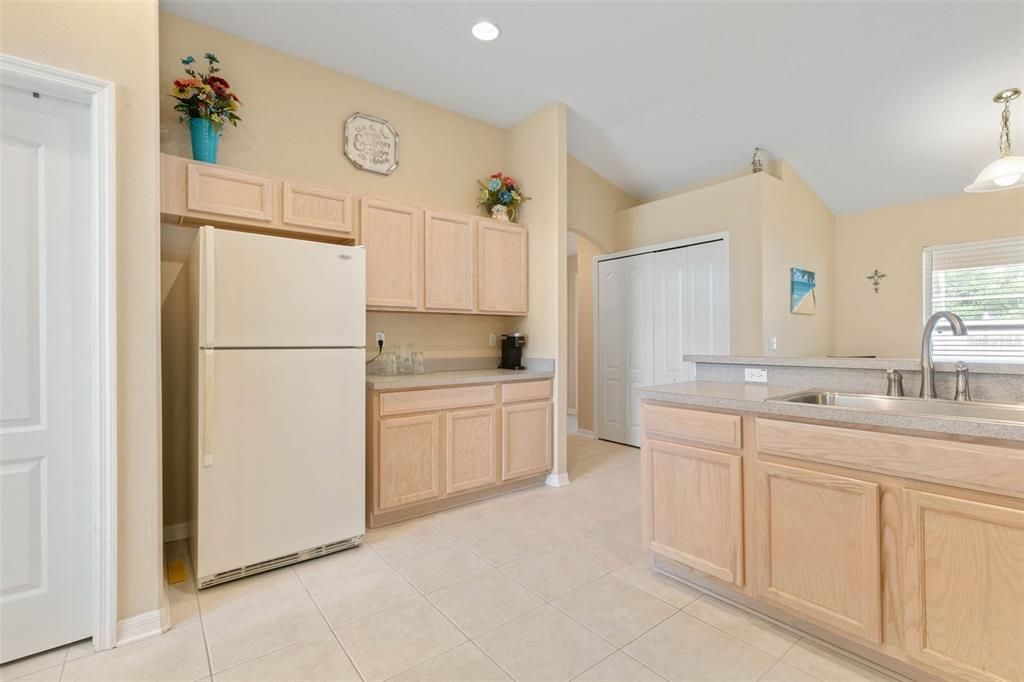 Active With Contract: $449,900 (4 beds, 3 baths, 2515 Square Feet)