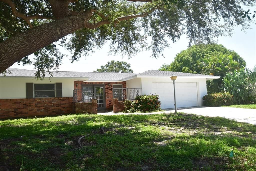 For Rent: $2,600 (3 beds, 2 baths, 2407 Square Feet)