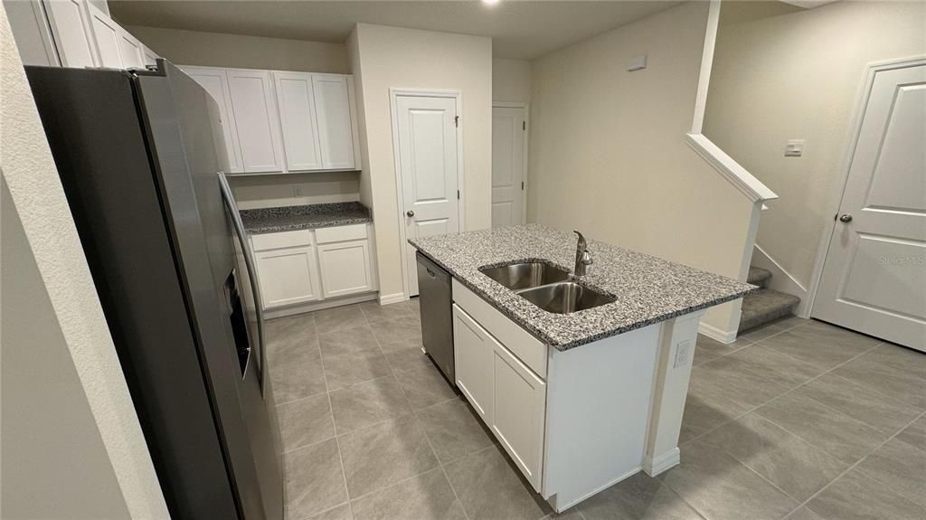 Active With Contract: $2,300 (3 beds, 2 baths, 1488 Square Feet)