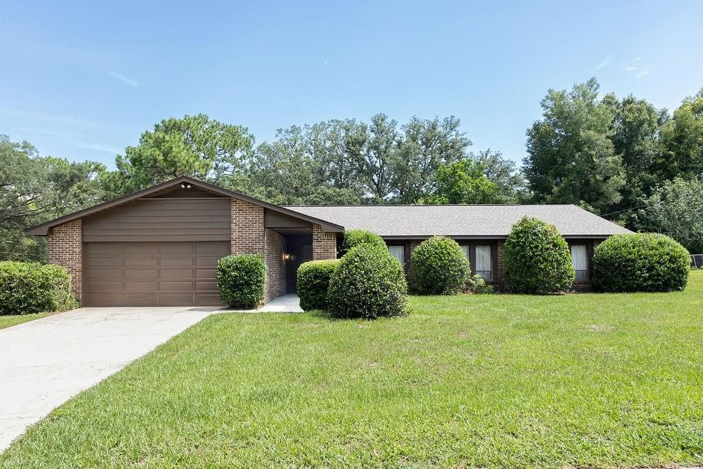 Recently Rented: $2,300 (4 beds, 2 baths, 2185 Square Feet)