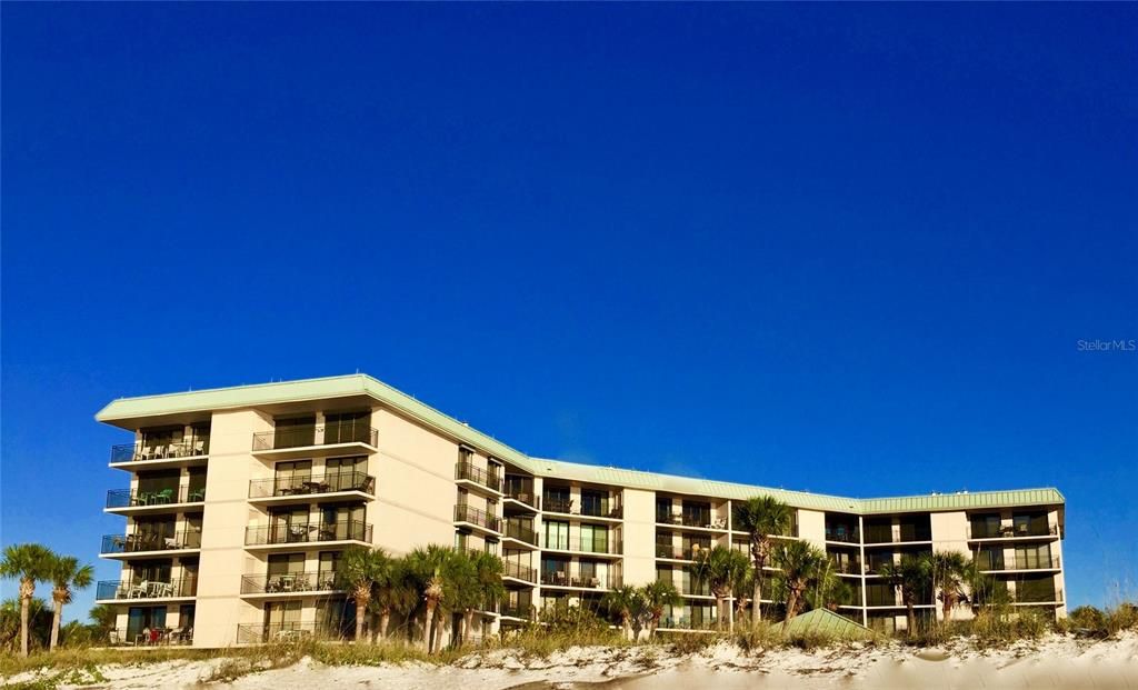 Driftwood Sands sits on 240' of Gulf Beach  frontage and lots of well maintained "green space" - a rare and beautiful thing!