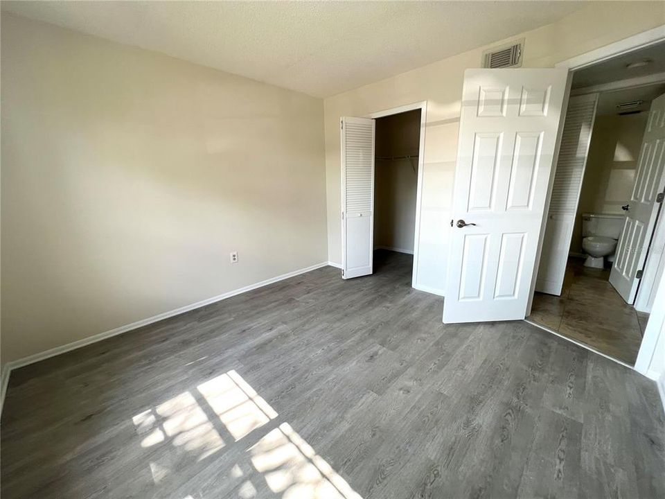 For Rent: $1,450 (2 beds, 2 baths, 884 Square Feet)