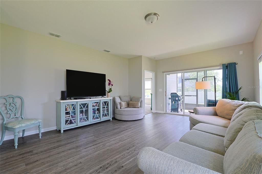 For Sale: $424,400 (3 beds, 2 baths, 1614 Square Feet)