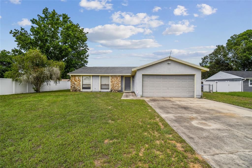 Welcome Home! 7910 Pineapple Dr. Orlando, FL 32835