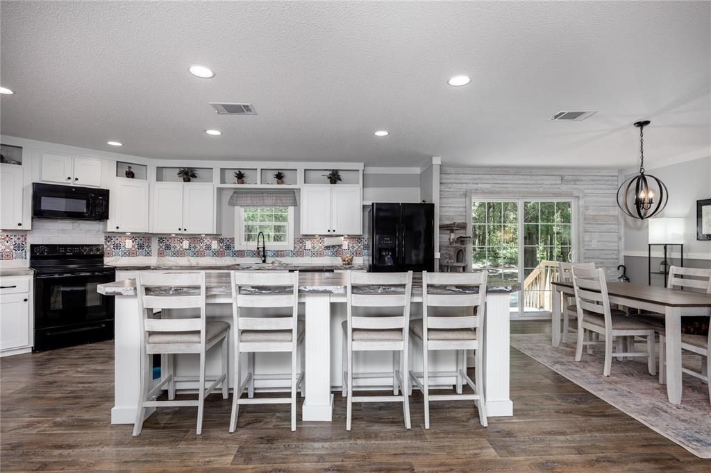 Kitchen island/bar