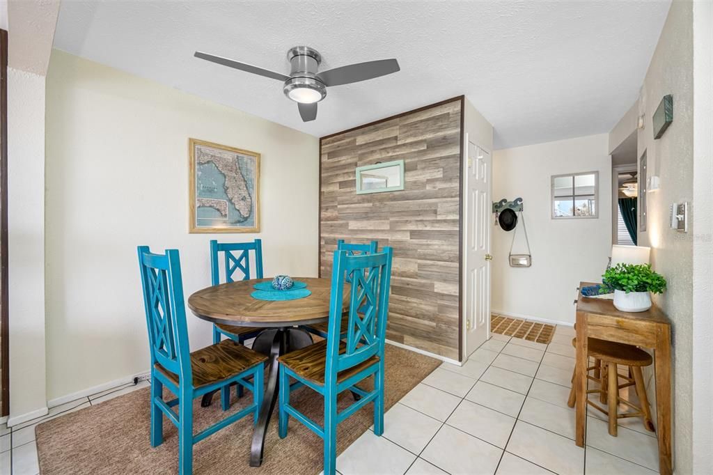 For Sale: $349,000 (1 beds, 1 baths, 787 Square Feet)