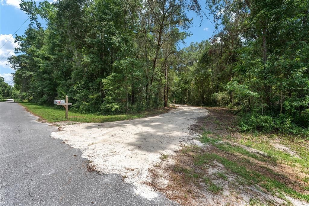 For Sale: $579,000 (3 beds, 2 baths, 1938 Square Feet)