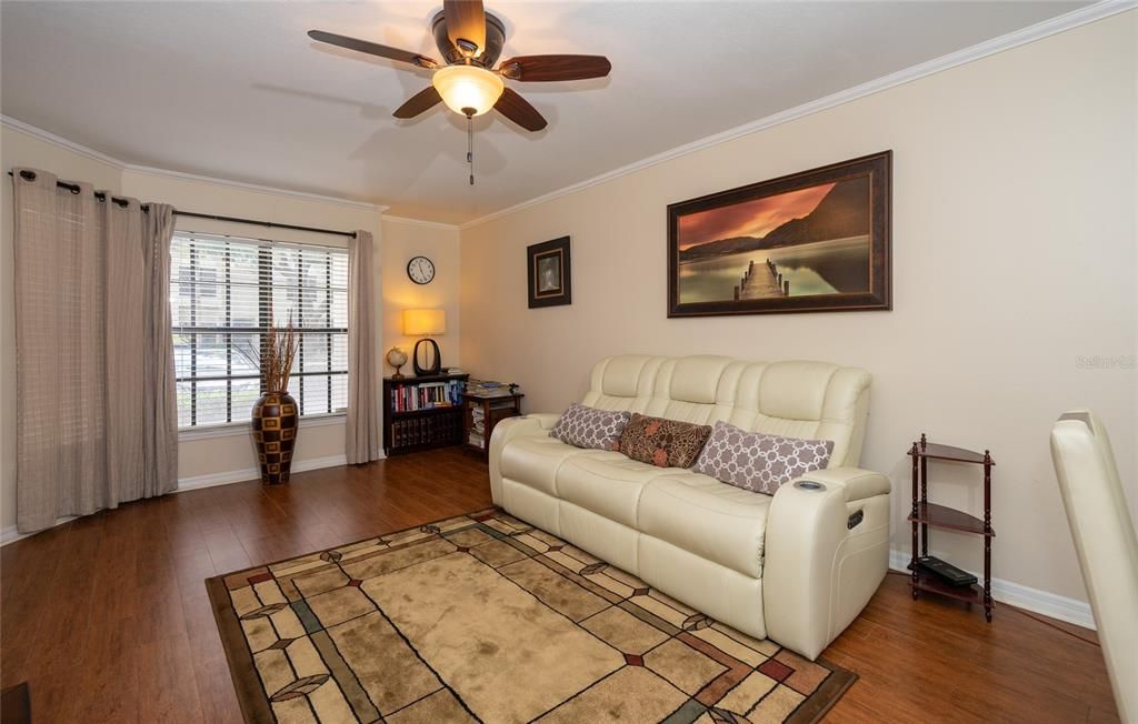 For Sale: $235,000 (2 beds, 2 baths, 1185 Square Feet)